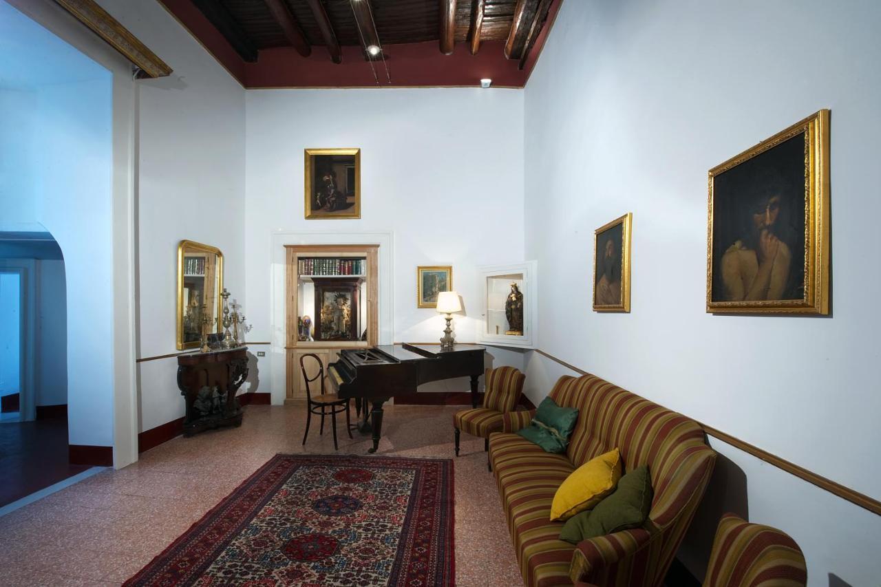 Domus Decumana a Palazzo Petrucci Apartment Napoli Exterior foto