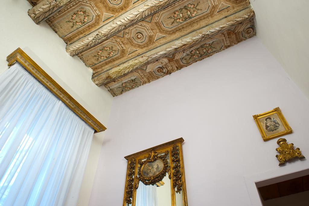 Domus Decumana a Palazzo Petrucci Apartment Napoli Cameră foto