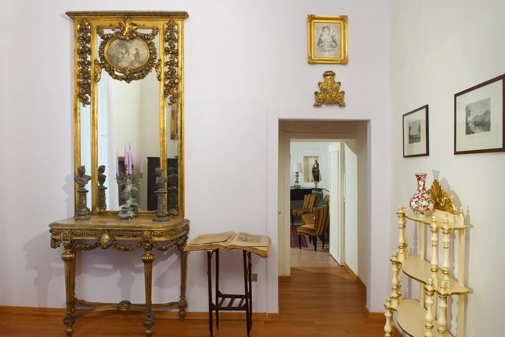 Domus Decumana a Palazzo Petrucci Apartment Napoli Cameră foto